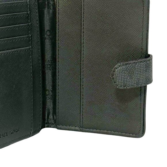 EUC - Michael Kors Passport Case/Holder - Picture 3 of 13